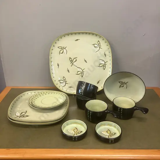 Living Art 'ECRU' Dinnerware - 14 Pieces