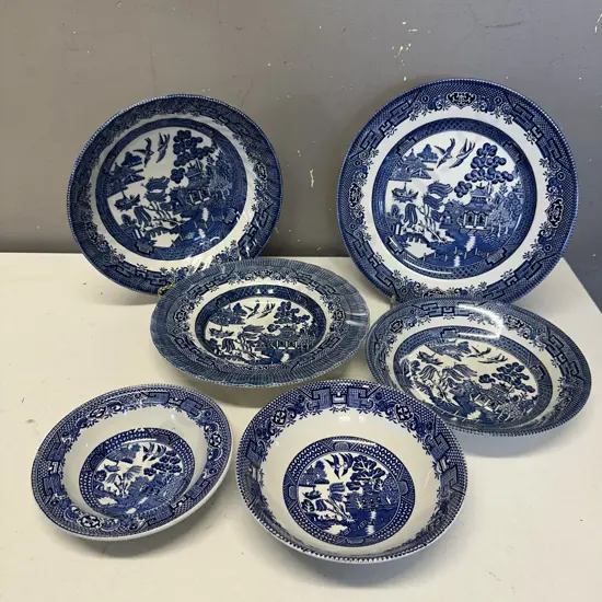 Selection Of Blue & White Plates & Bowls Including Royal Wessex, Swinnertons, Old Willow Etc