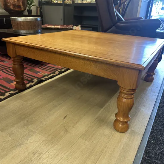 Oak Coffee Table 100x100cm.