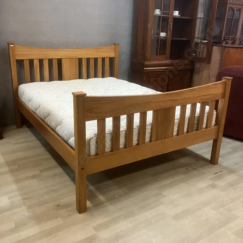 Rimu Queen Size Flexi Slat Bed With Natura Sleep Slat Medium Mattress Image 1++