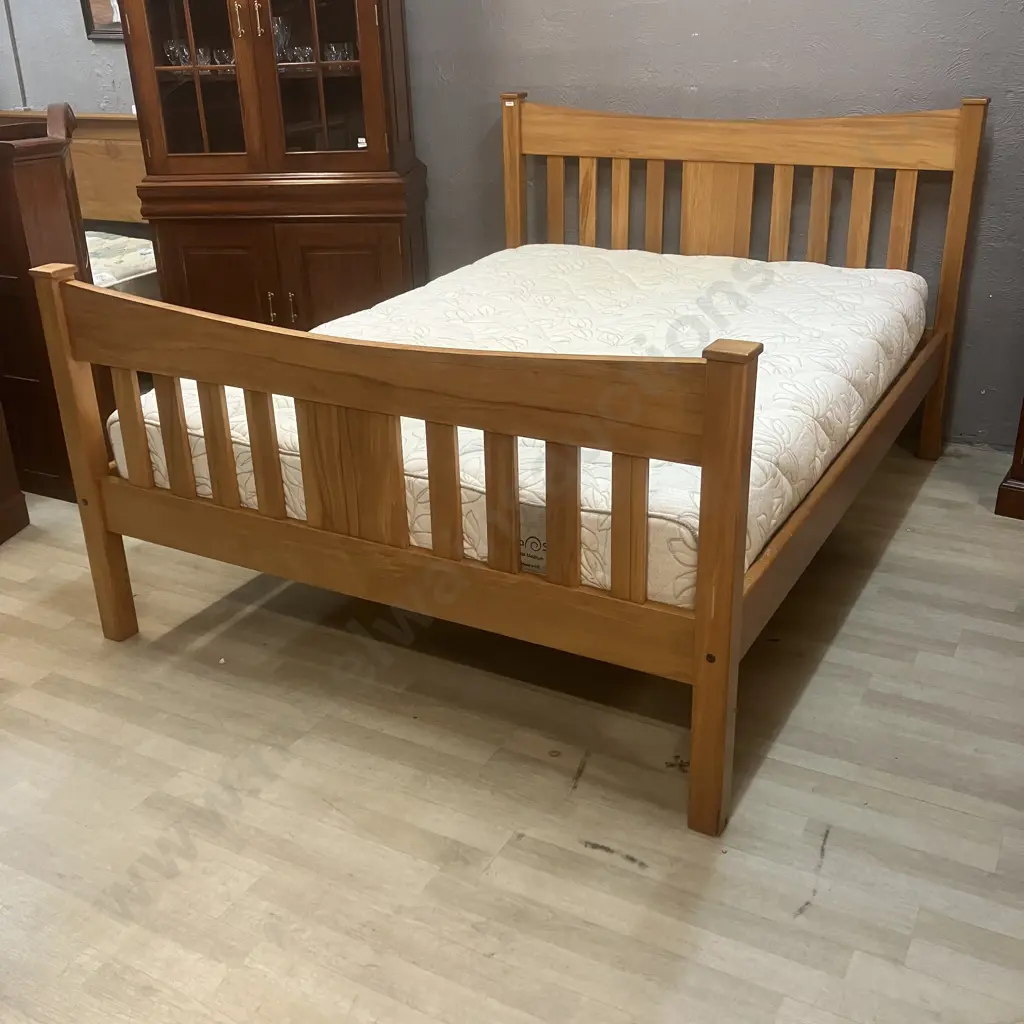 Rimu Queen Size Flexi Slat Bed With Natura Sleep Slat Medium Mattress Image 1++
