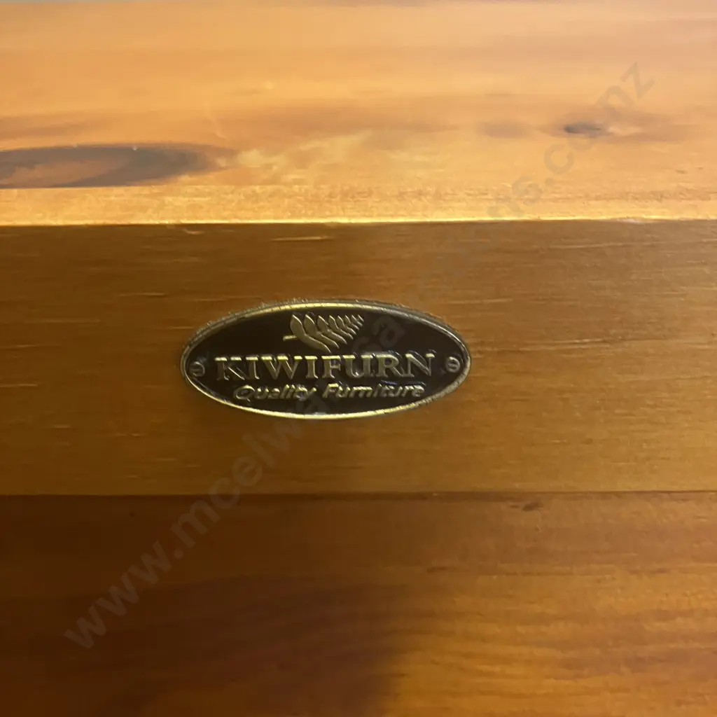 KiwiFurn Pine Storage Box With Hinged Lid (1 Handle Missing). H41.5 W84 D45cm Image 1++