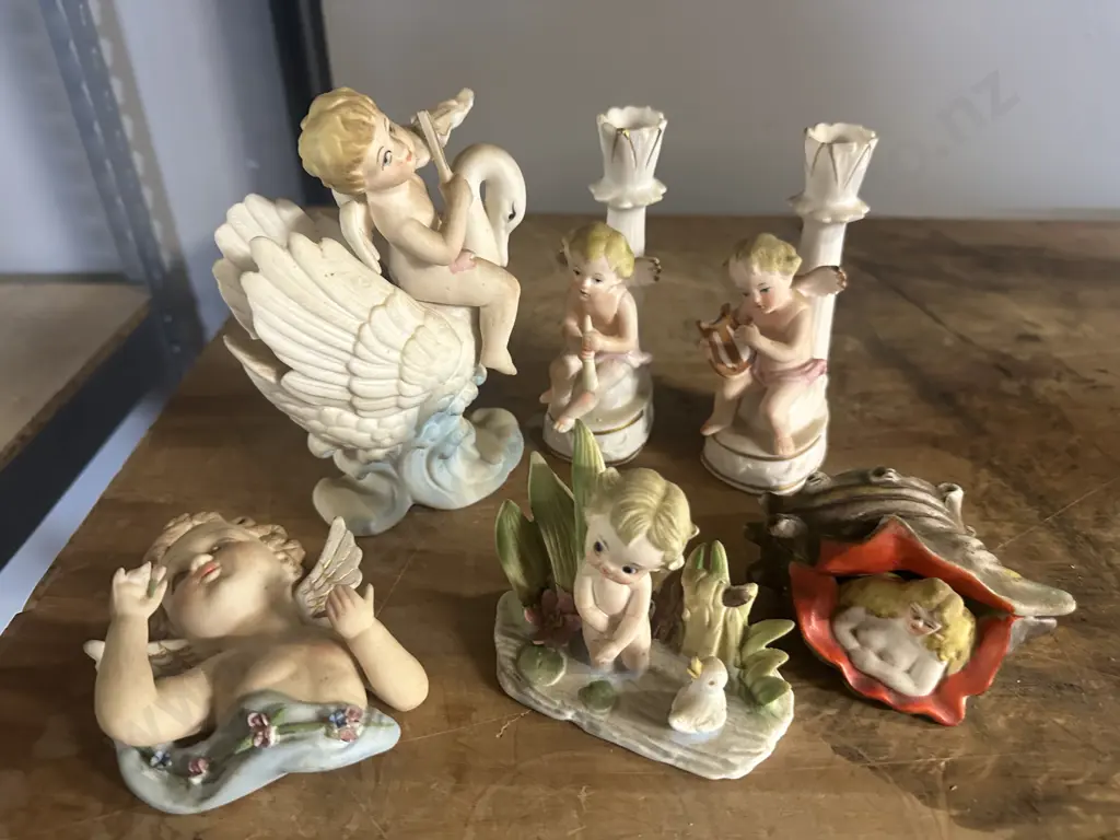 Vintage Cherubs, Gainsborough Etc With Pair of Candlesticks Image 1++
