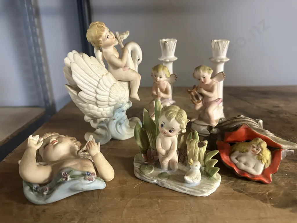 Vintage Cherubs, Gainsborough Etc With Pair of Candlesticks Image 1++