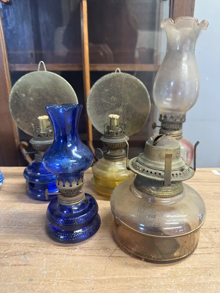 Selection of Vintage Oil Lamps Image 1++