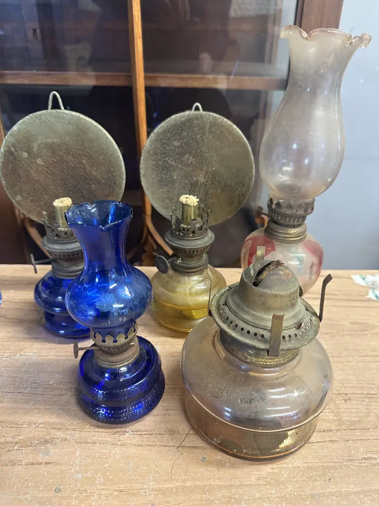 Selection of Vintage Oil Lamps Image 1++