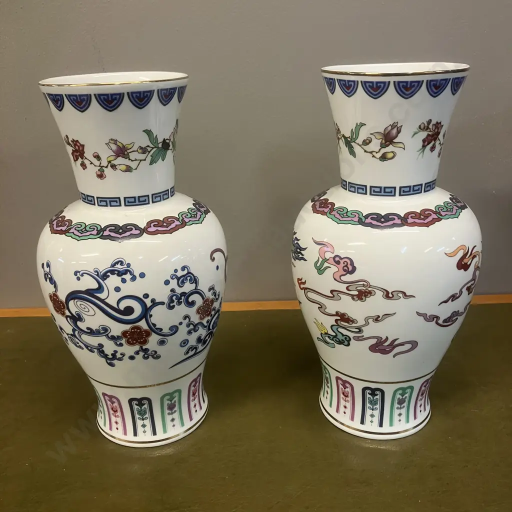 Pair of Chinese Vases - White. H26cm Image 1++