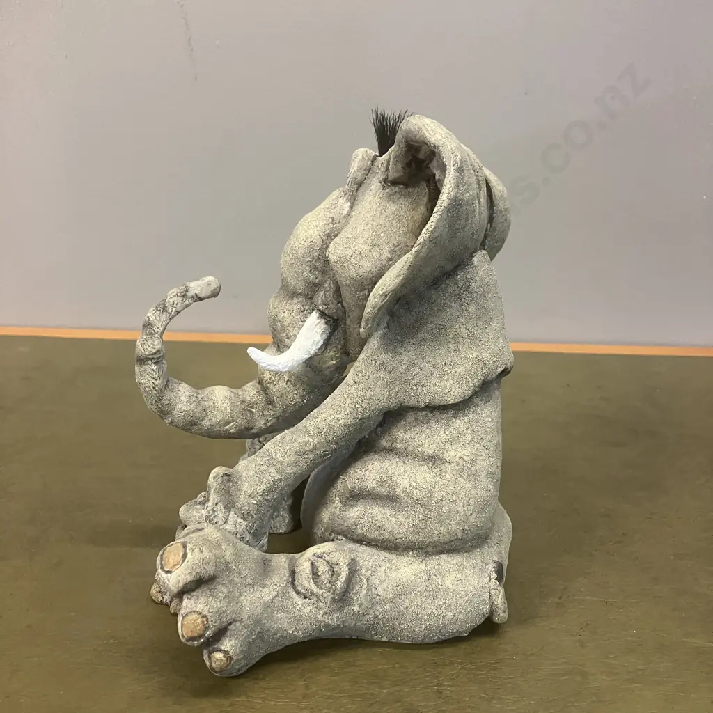 Country Artists A Breed Apart 'Phump' 06196 (2009). H19cm Image 1++