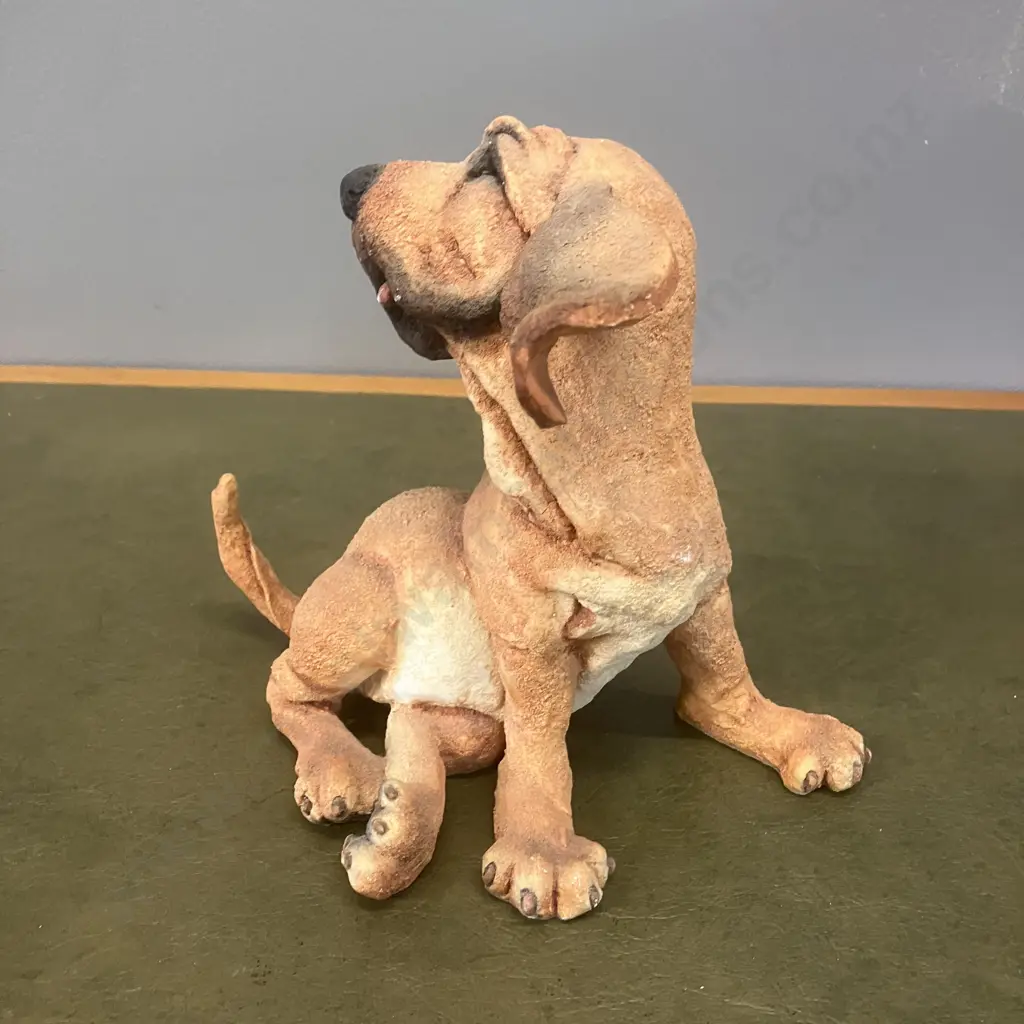 Country Artists A Breed Apart 'Biggles - Bloodhound' 02845 (2002). H17cm Image 1++