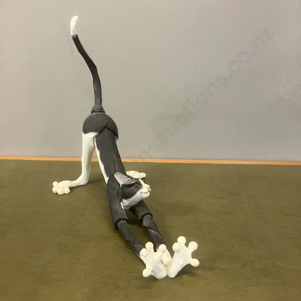 Country Artists A Breed Apart 'Spatz' felis stretchus 2234 (2002). L31cm Image 1++