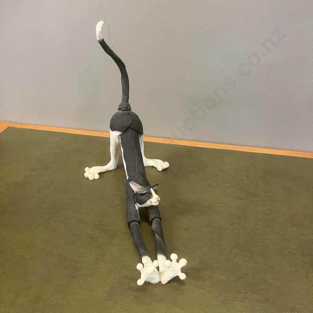 Country Artists A Breed Apart 'Spatz' felis stretchus 2234 (2002). L31cm Image 1++