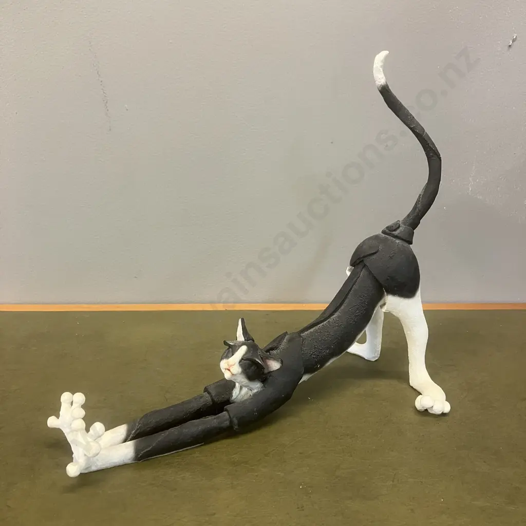 Country Artists A Breed Apart 'Spatz' felis stretchus 2234 (2002). L31cm Image 1++