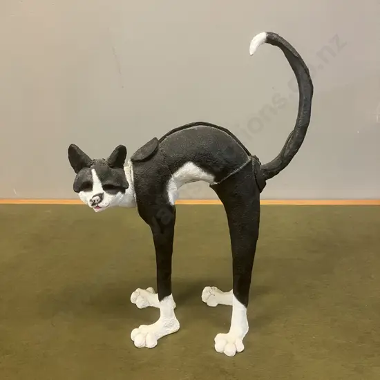 Country Artists A Breed Apart 'Archie'. H29cm