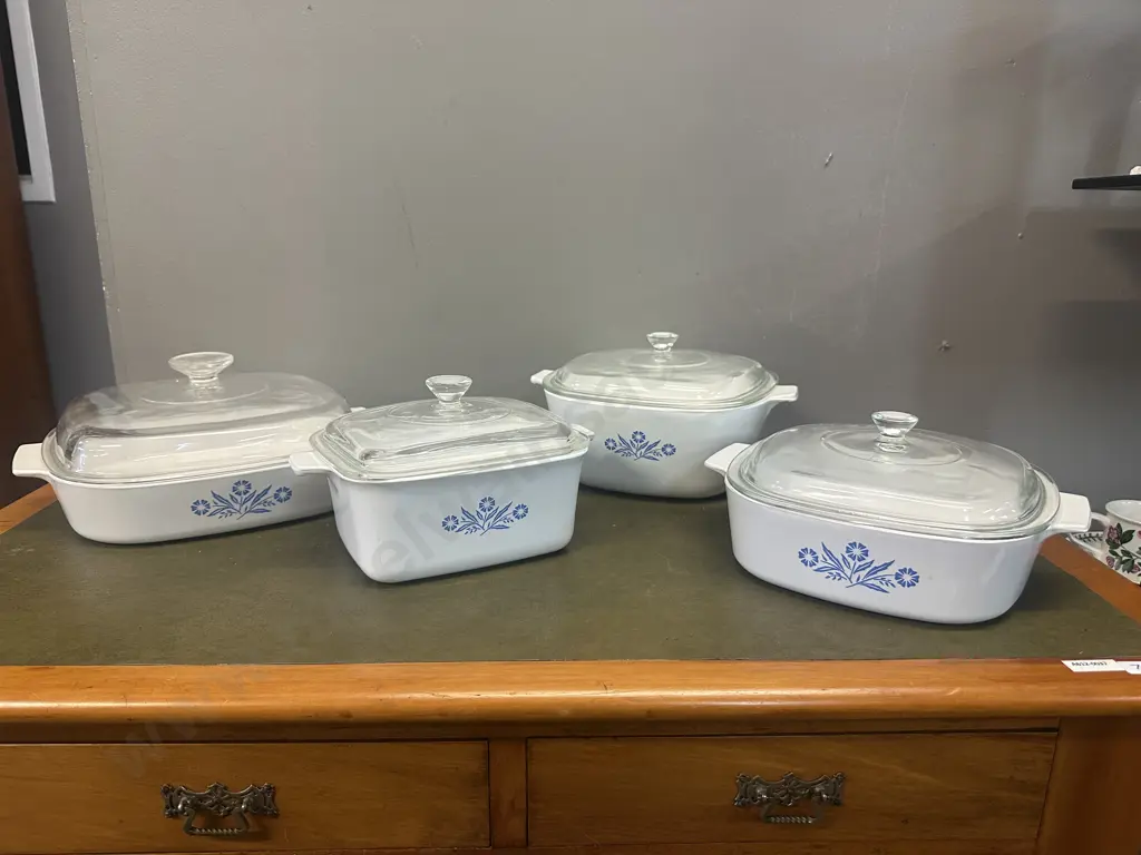 Selection Of Corning Ware Lidded Casserole Dishes Etc Image 1++
