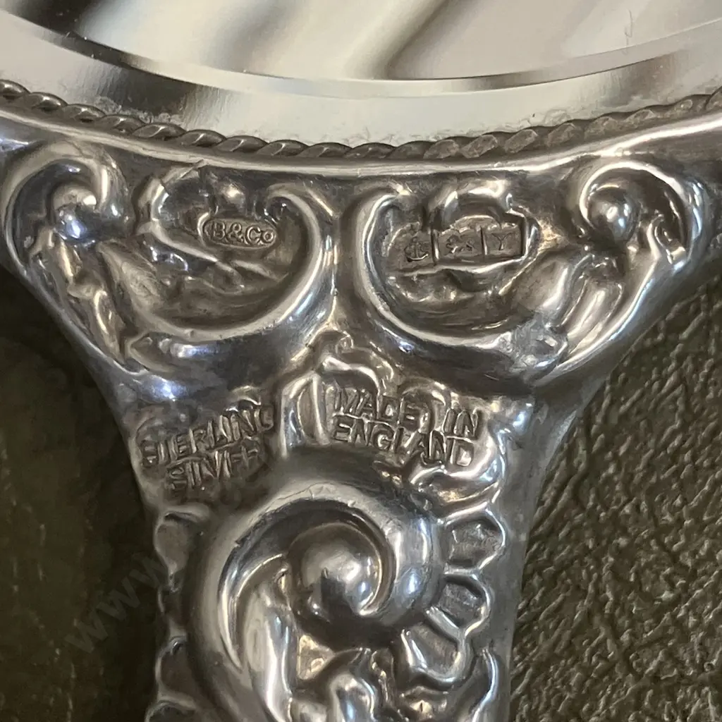 Spectacular Sterling Silver Hallmarked Repousse Bevelled Hand Mirror, Broadway & Co, Birmingham c.1973 Image 1++