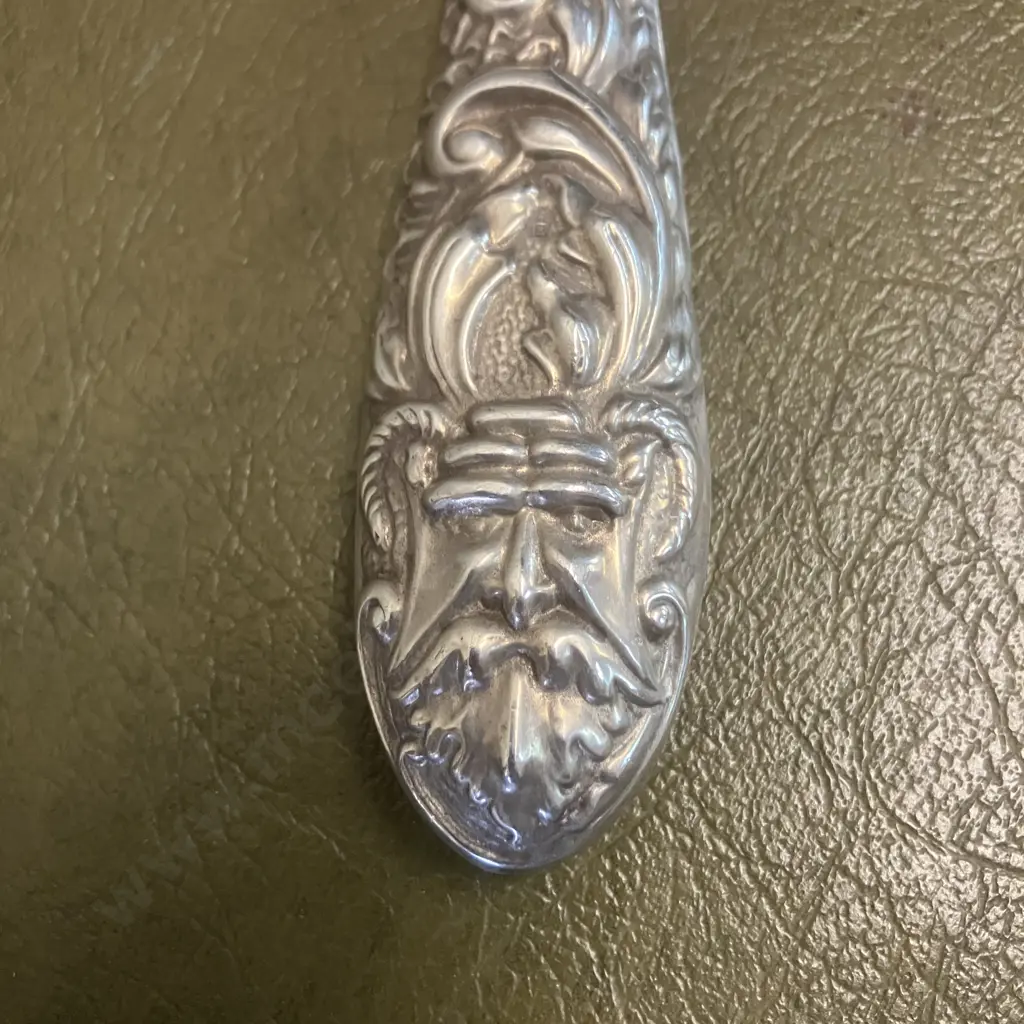 Spectacular Sterling Silver Hallmarked Repousse Bevelled Hand Mirror, Broadway & Co, Birmingham c.1973 Image 1++