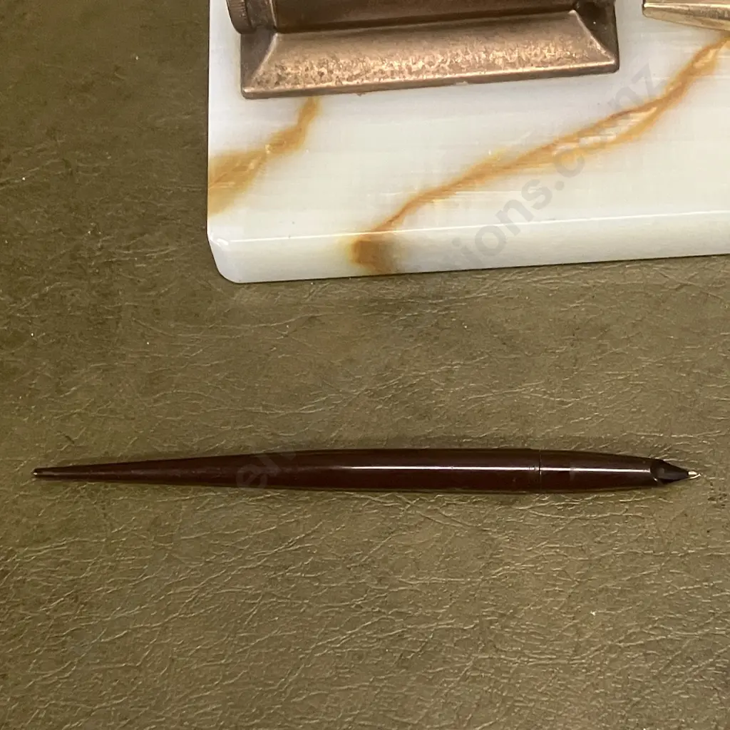 Vintage Sheaffer Pen Co Desk Set (Cap Needs Reattaching) With a Sheaffer White Dot Fountain Pen With 4K Nib Image 1++