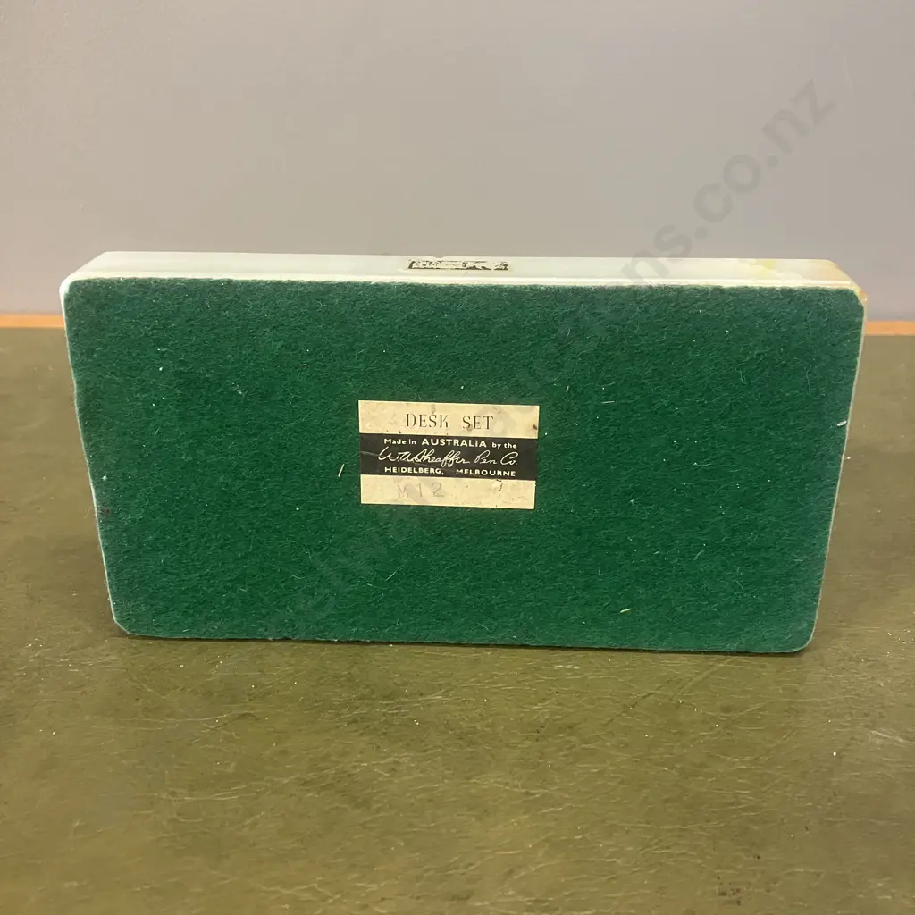 Vintage Sheaffer Pen Co Desk Set (Cap Needs Reattaching) With a Sheaffer White Dot Fountain Pen With 4K Nib Image 1++