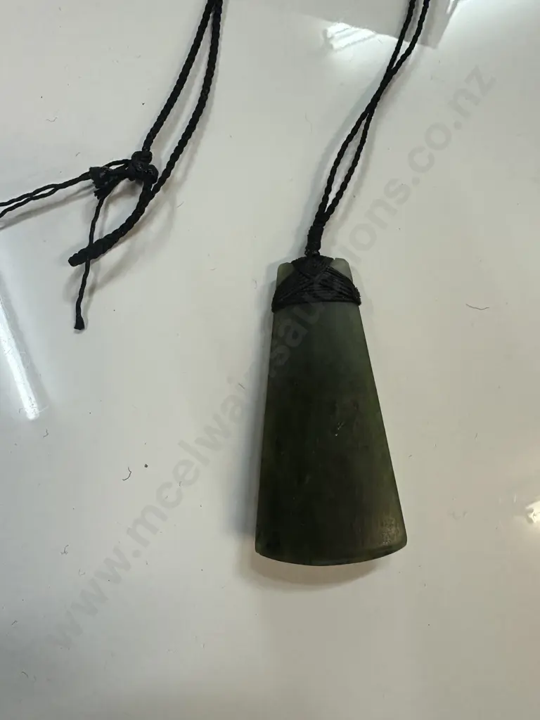 Large Pounamu Greenstone Necklace L8.5,W4cm. Image 1++