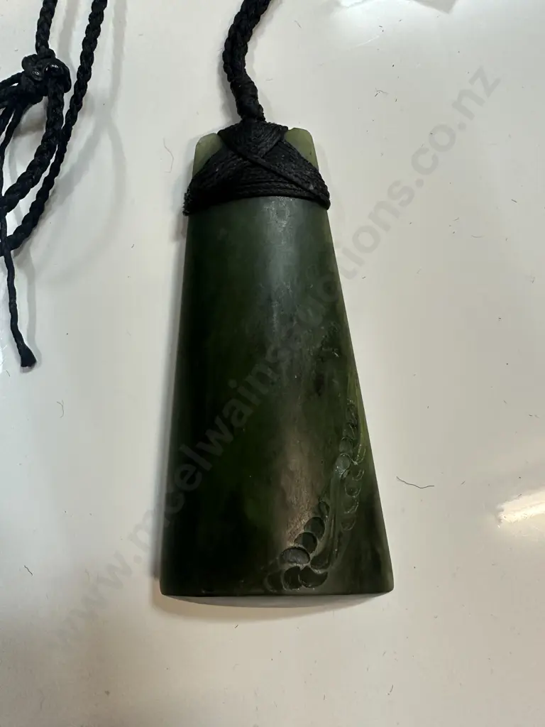 Large Pounamu Greenstone Necklace L8.5,W4cm. Image 1++