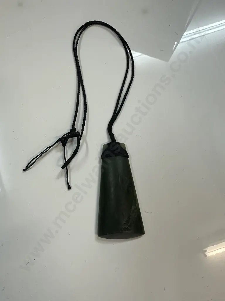 Large Pounamu Greenstone Necklace L8.5,W4cm. Image 1++