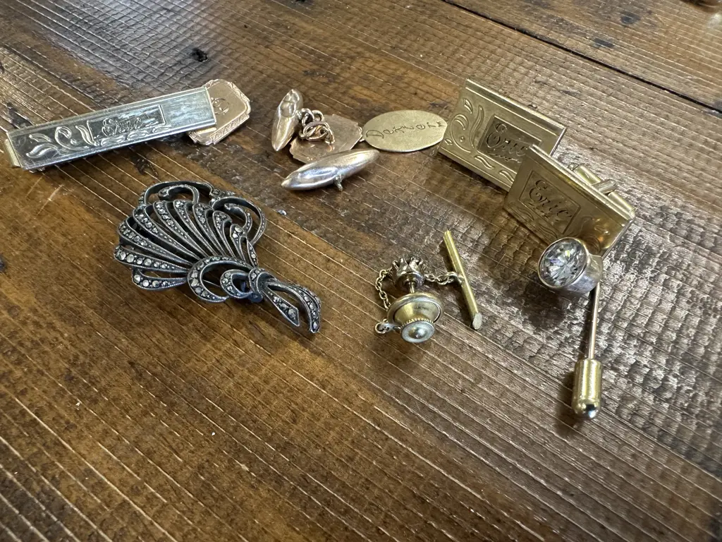 Selection Of Jewellery Including Stamped 9ct Cuff Links  &12K Tie Pin (As Found) Image 1++