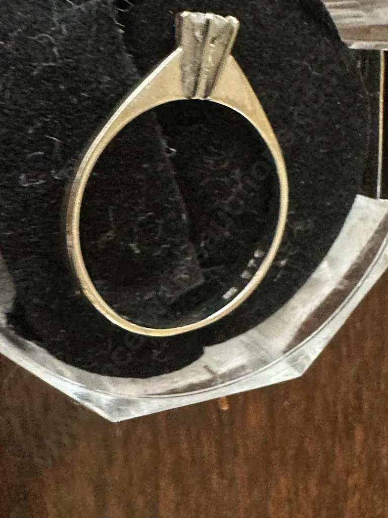 14 CT White Gold Ring 0.15 Carat Diamond Image 1++