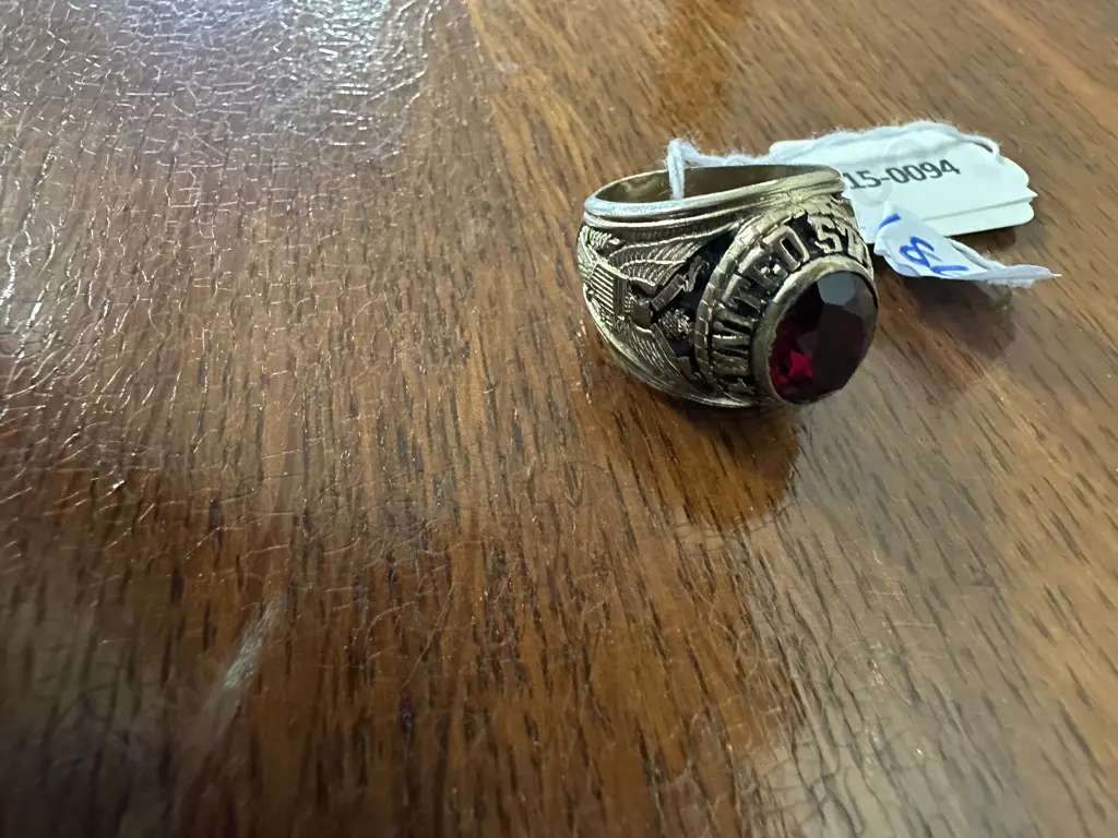 United States Army Military Ring, Gold Tone With Red Crystal Stone Image 1++