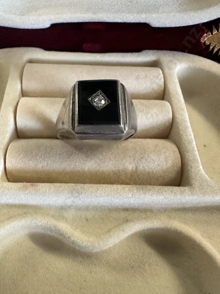 Mens Signet Ring  Image 1++