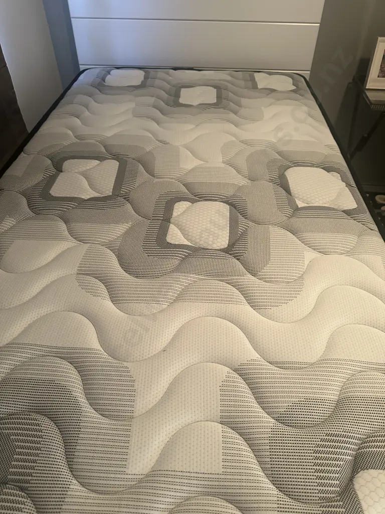 Slumberzone Snoozer Pop Up Trundler - Mint Condition Image 1++