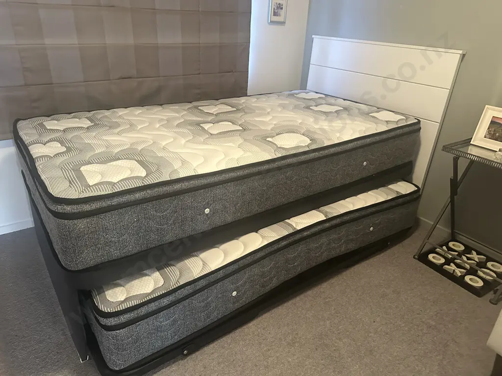 Slumberzone Snoozer Pop Up Trundler - Mint Condition Image 1++