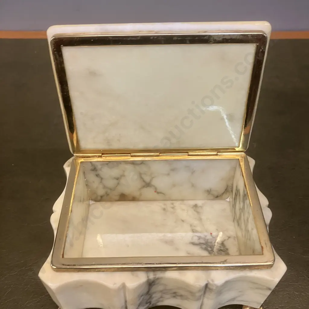 Italian Hand Carved Alabaster Trinket Box With Hinged Lid Image 1++