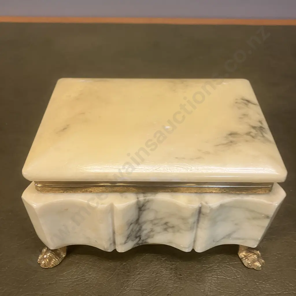Italian Hand Carved Alabaster Trinket Box With Hinged Lid Image 1++