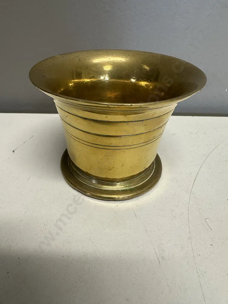 Small Vintage Heavy Brass Planter H8,Dia11cm. Image 1++