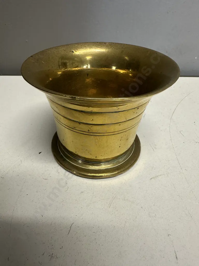 Small Vintage Heavy Brass Planter H8,Dia11cm. Image 1++