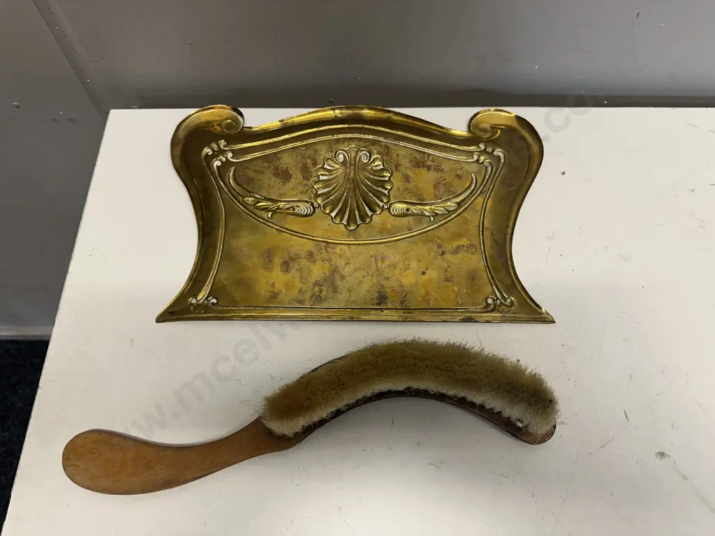 Art Nouveau Design Brass Crumb Tray & Brush Set Image 1++