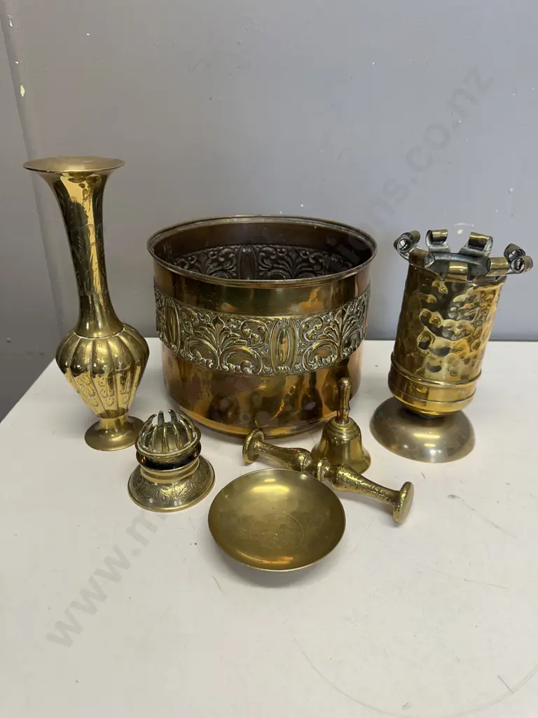 Assorted Vintage Brass Items Image 1++