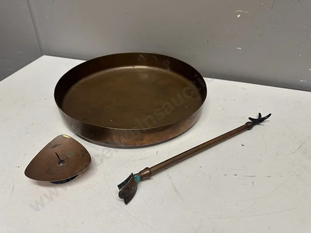 Round Antique Copper Serving Or Decorative Tray With Candle Holder & Decorative Item Image 1++