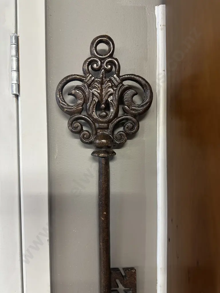 Ornate Decorative Key Wall Art Image 1++