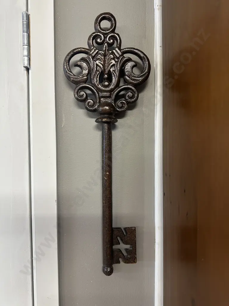 Ornate Decorative Key Wall Art Image 1++