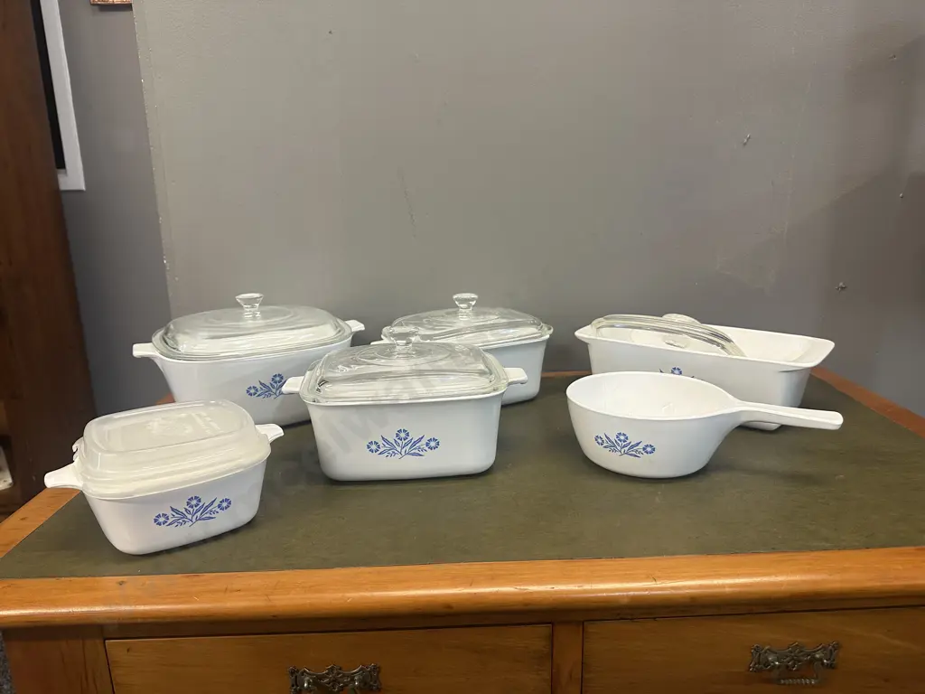 Selection Of Corning Ware Lidded Casserole Dishes Image 1++