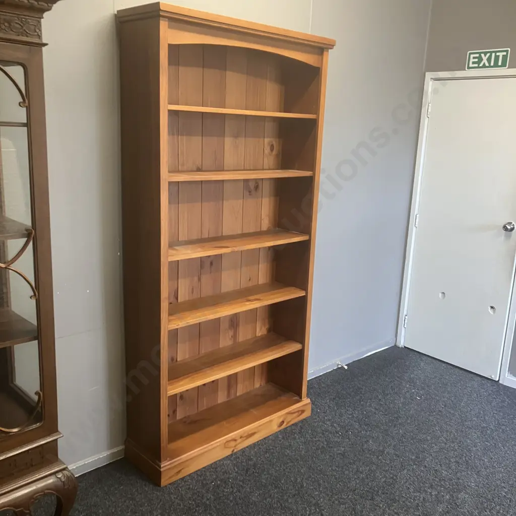 Valley Craft Wooden Bookcase, 5 Shelves (1 Fixed). H207 W104 D31.5cm Image 1++