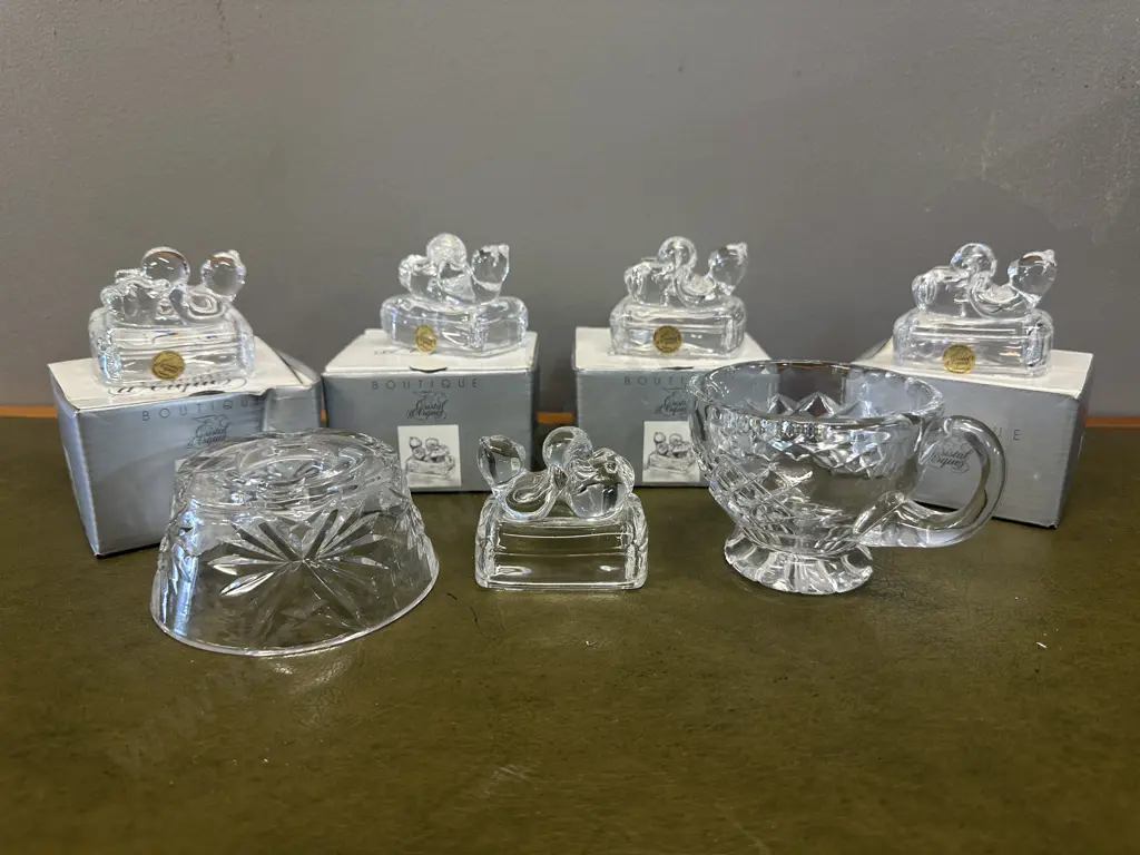 1995 Avon Collectibles Cristal D'Arques Lead Crystal Bear With Ball Paper Weights, Webb Corbett Crystal Ashtray Etc Image 1++