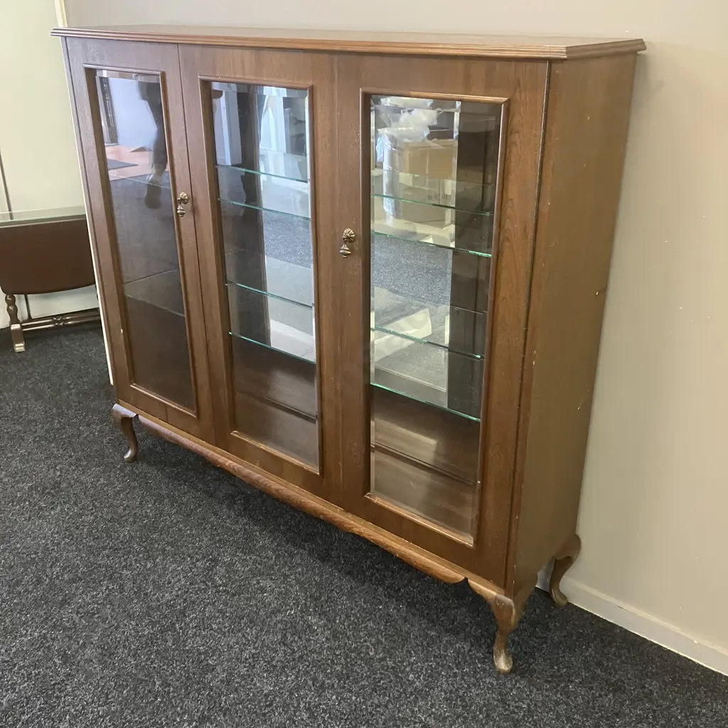 1980s Danske Mobler China Display Cabinet, 2 Door Bevelled Glass, 2 Glass Shelves, Mirror Backed, Cabriole Legs Image 1++