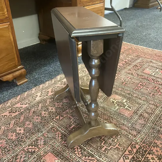 Mahogany Drop Leaf Side Table With a Glass Top. H51 W44.5 D18.5 / 72.5cm