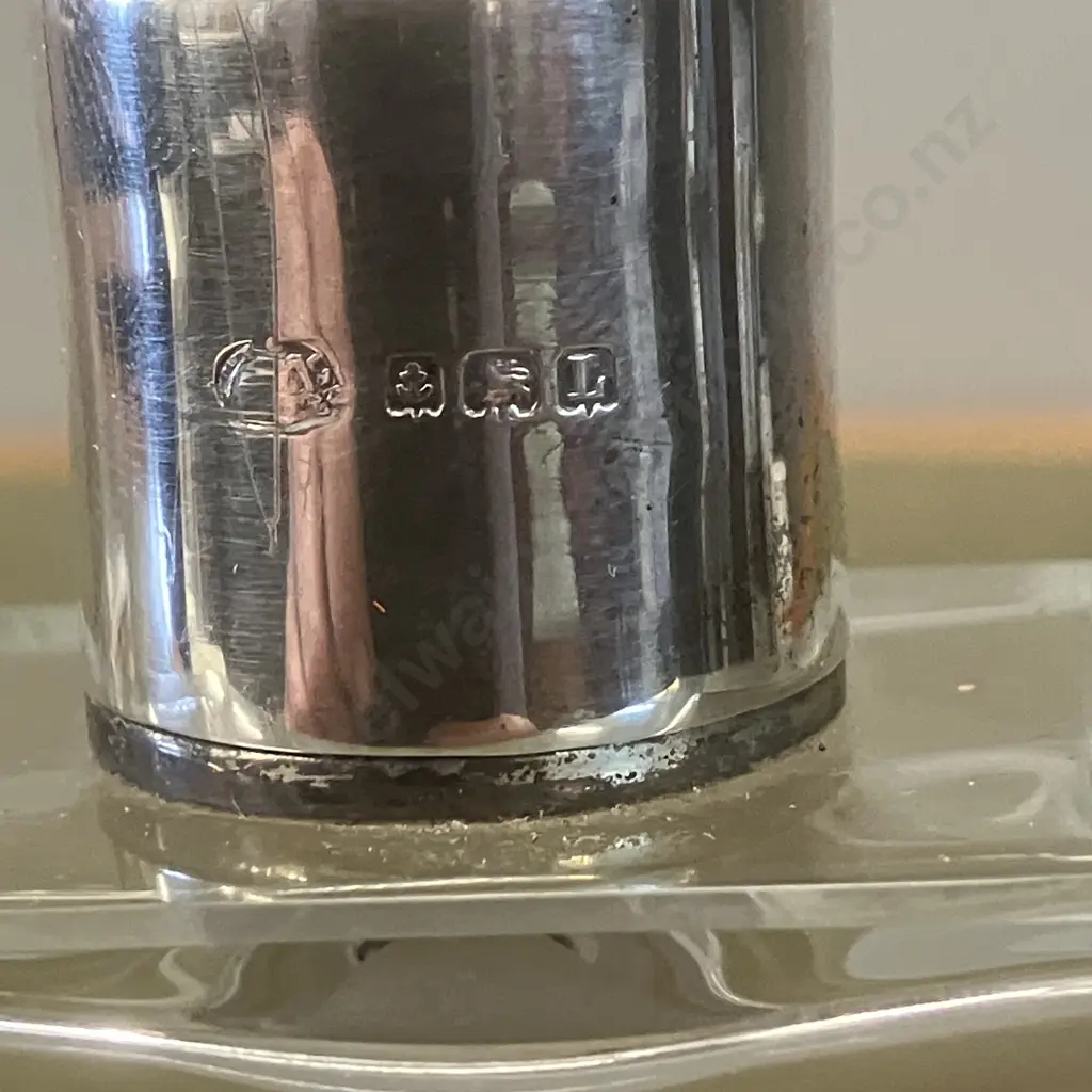 1930's Gentleman's Leather Fitted Suitcase, Sterling Silver Tops & Brushes All Hallmarked Aidie Brothers Ltd Birmingham Image 1++