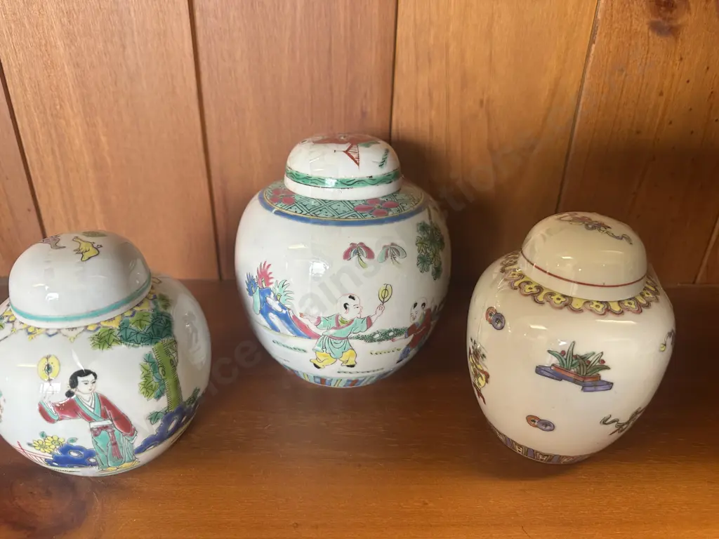 Selection Of Vintage Chinese Porcelain Ginger Jars Image 1++