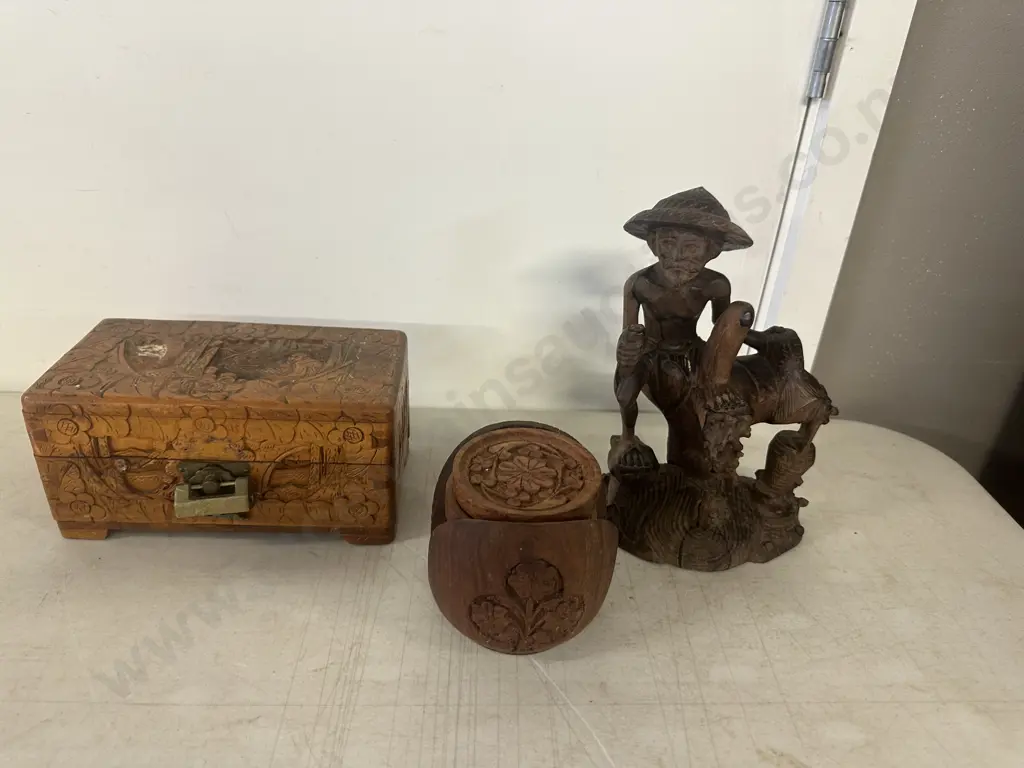 Carved Wooden Jewellery Box, Coasters & Figurine Image 1++