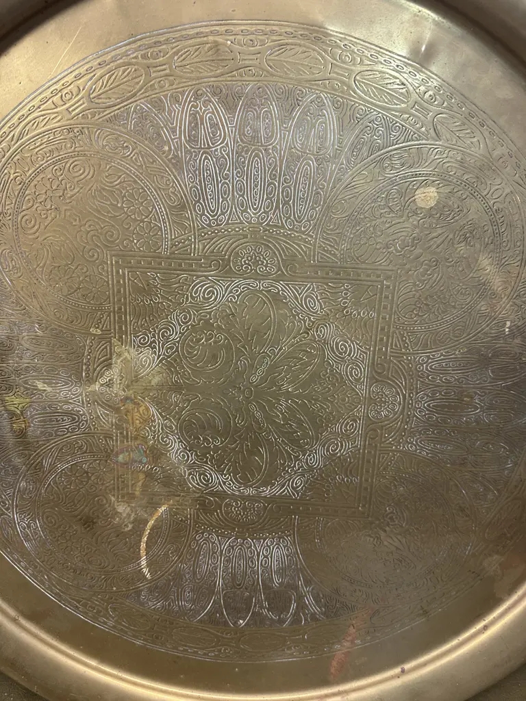 Large Round Brass Serving Tray Dia59cm. Image 1++