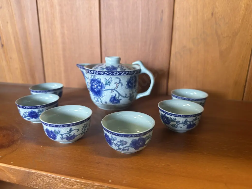 Vintage Blue Floral Teaset  Including Teapot & Cups  Image 1++